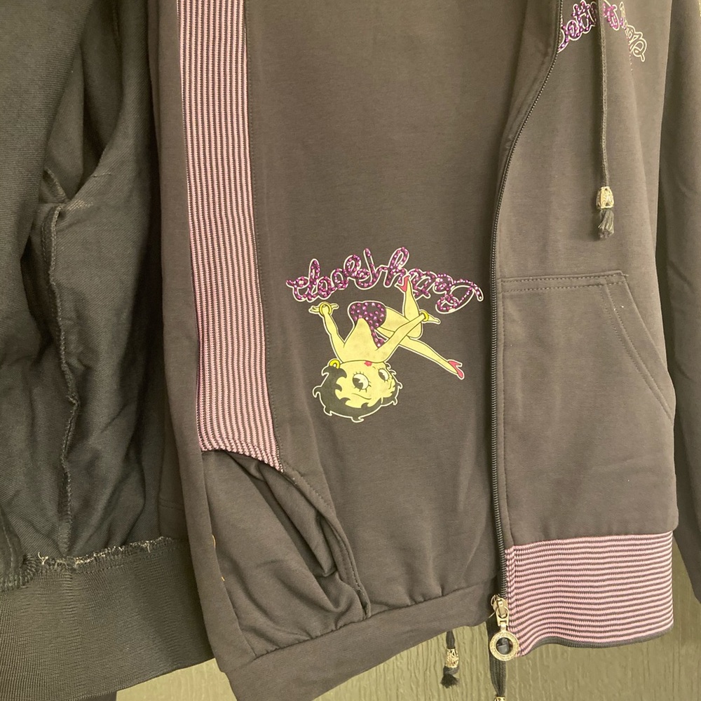 Tracksuit set - Picture 3 of 5